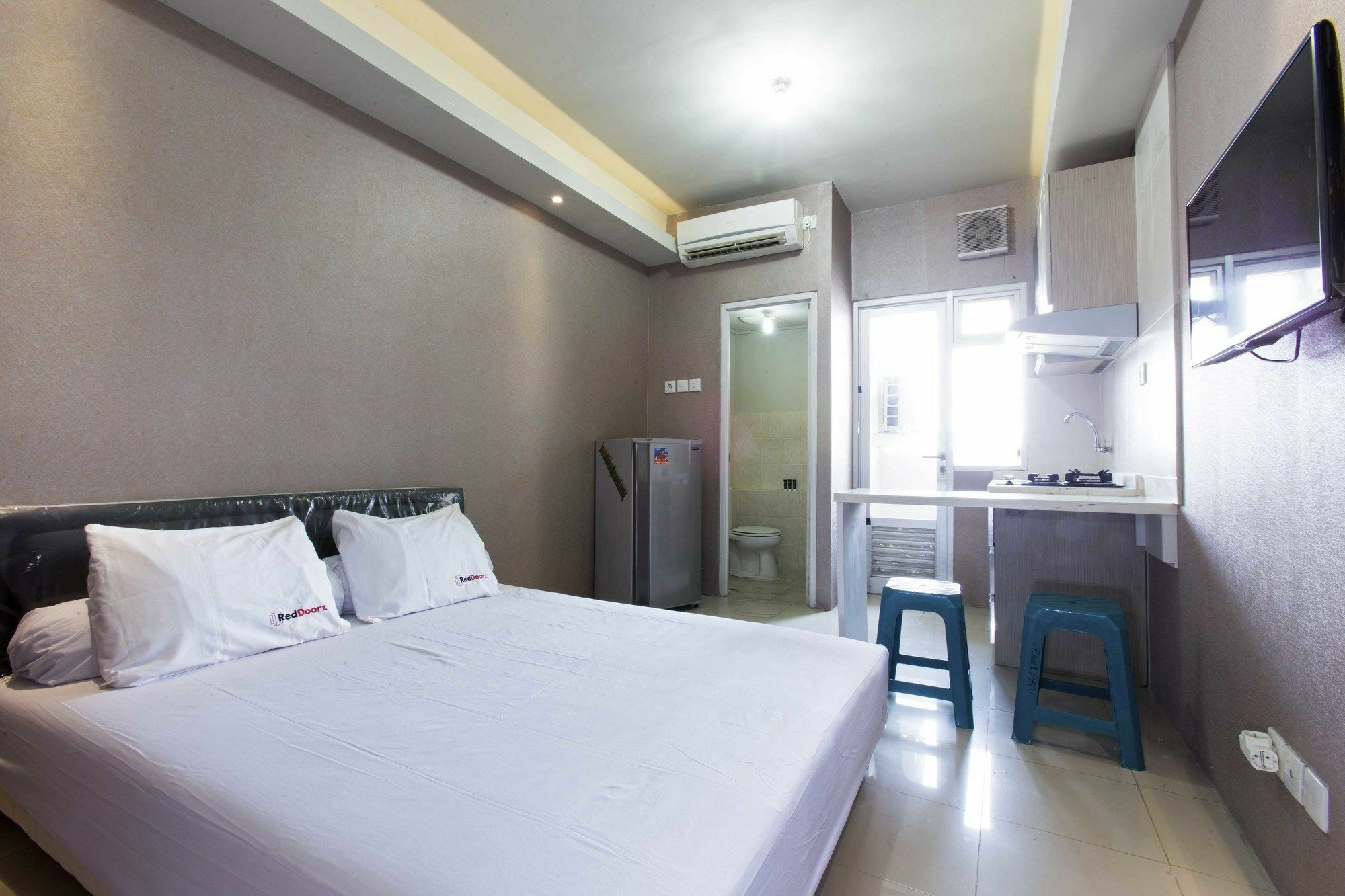 Reddoorz Apartment @ Pegangsaan Kelapa Gading Джакарта Экстерьер фото