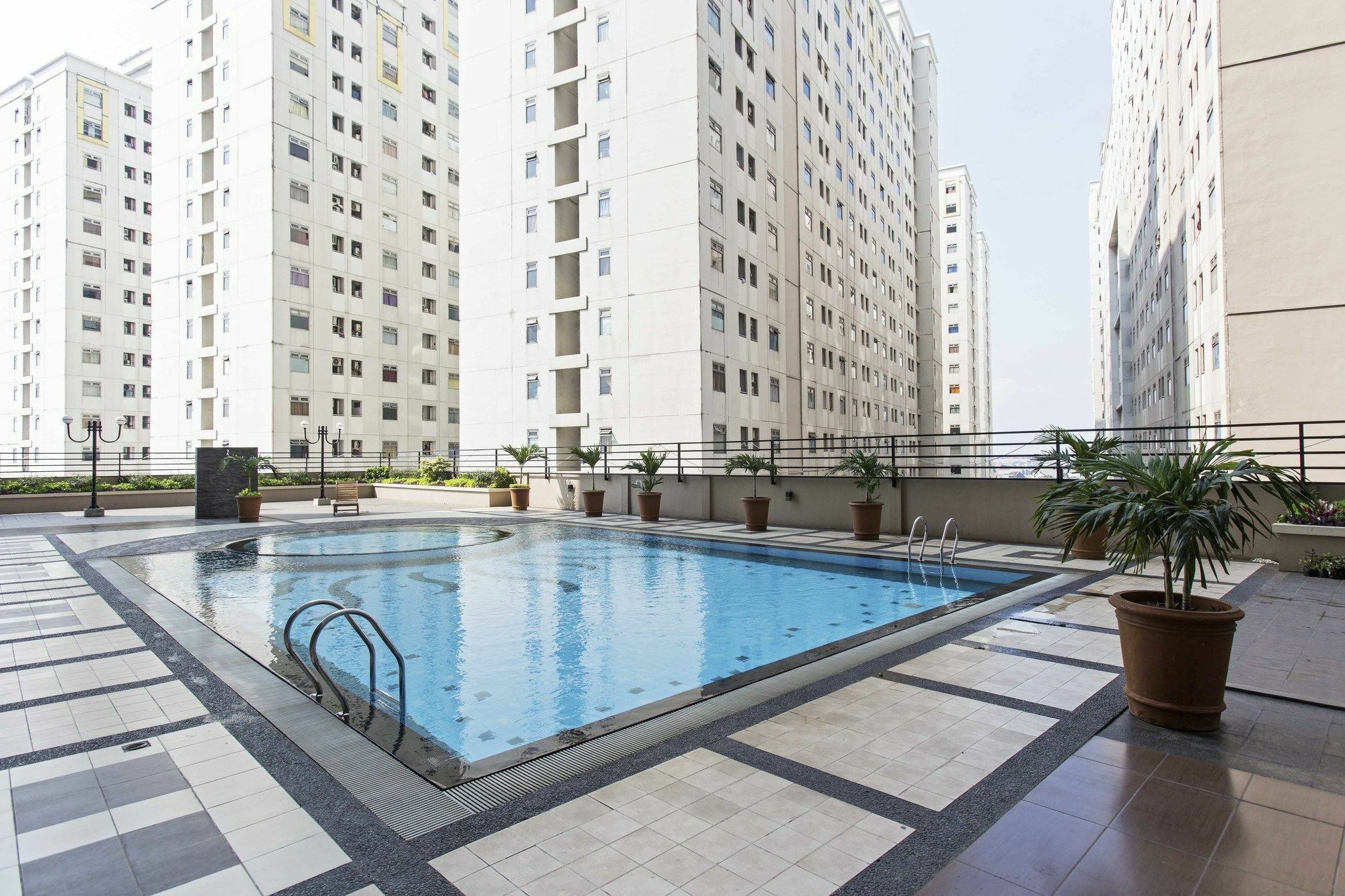 Reddoorz Apartment @ Pegangsaan Kelapa Gading Джакарта Экстерьер фото